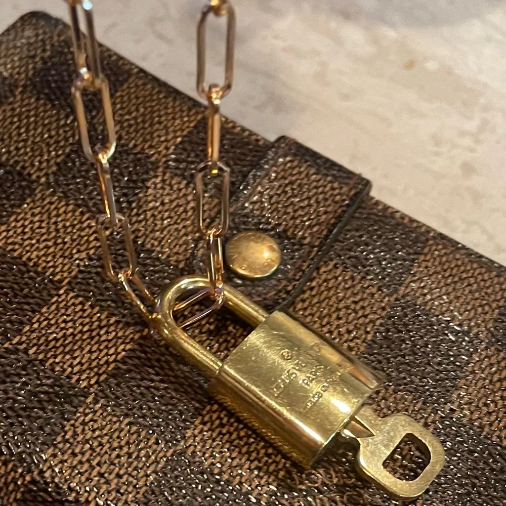 Louis Vuitton #319 Gold Padlock with Key & Chain - Picture 3 of 5